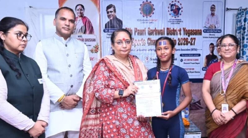 स्कॉलर्स में हुई योगासन स्पोर्ट्स चैंपियनशिप, खिलाड़ियों को किया गया सम्मानित